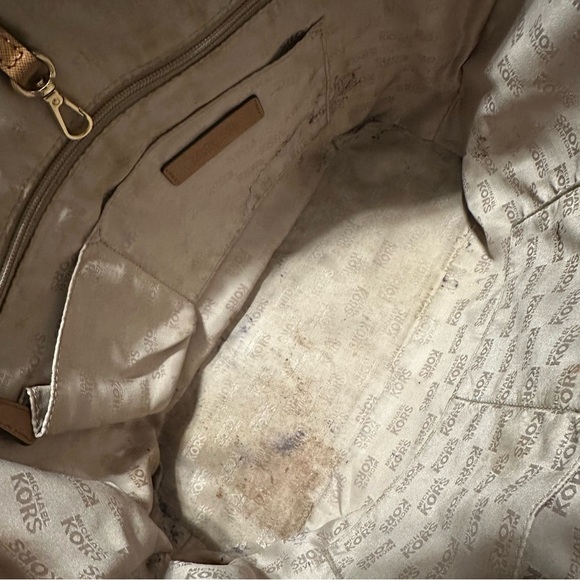 Michael Kors Jet Set Large Carryall Perforated Tote - Picture 7 of 8